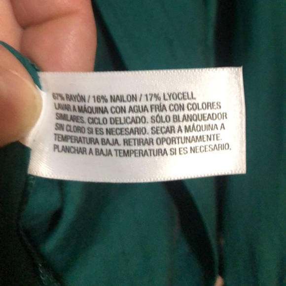 Green long sleeve button up blouse size medium NWT - Picture 6 of 6